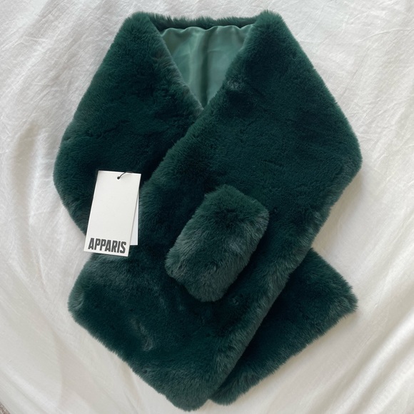 APPARIS FAUX FUR SCARF NWT - Picture 2 of 4